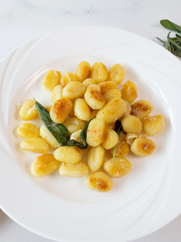 Gnocchi di Patate :: Ricetta Primi Piatti Sardi - Le Vie del Gusto ::  Piatti Tipici Sardi - Enogastronomia - Ricette Tipiche Sarde e Itinerari  Enogastronomici. La Storia di una Regione attraverso le sue tradizioni  enogastronomiche.