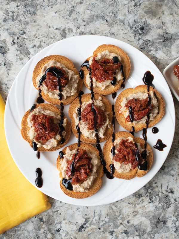 TUNA HUMMUS CROSTINI