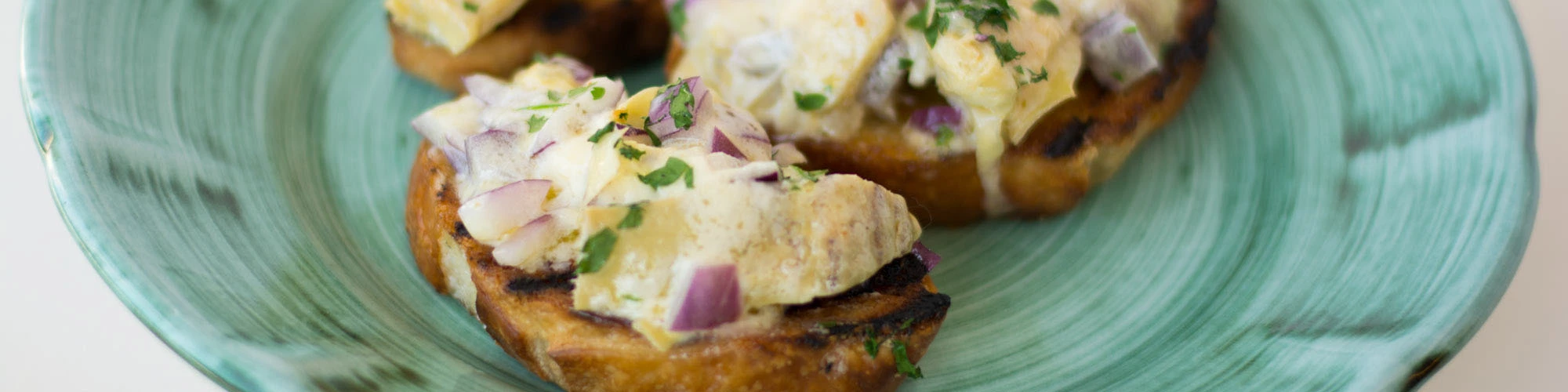 Creamy Artichoke Bruschetta