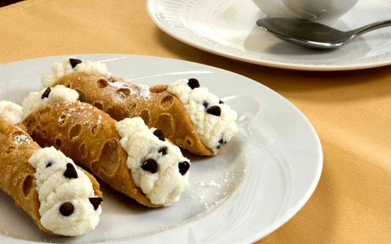 Bellino Chocolate Chip Mini Cannoli