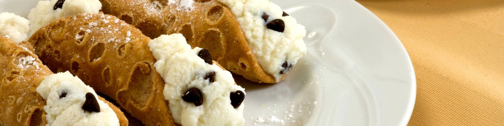 Bellino Chocolate Chip Mini Cannoli