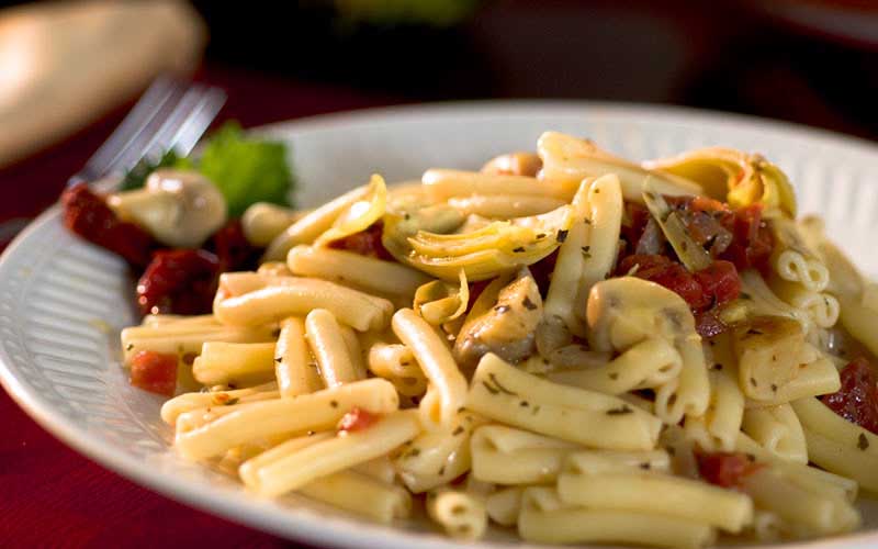 PASTA WITH ARTICHOKES & SUN DRIED TOMATOES