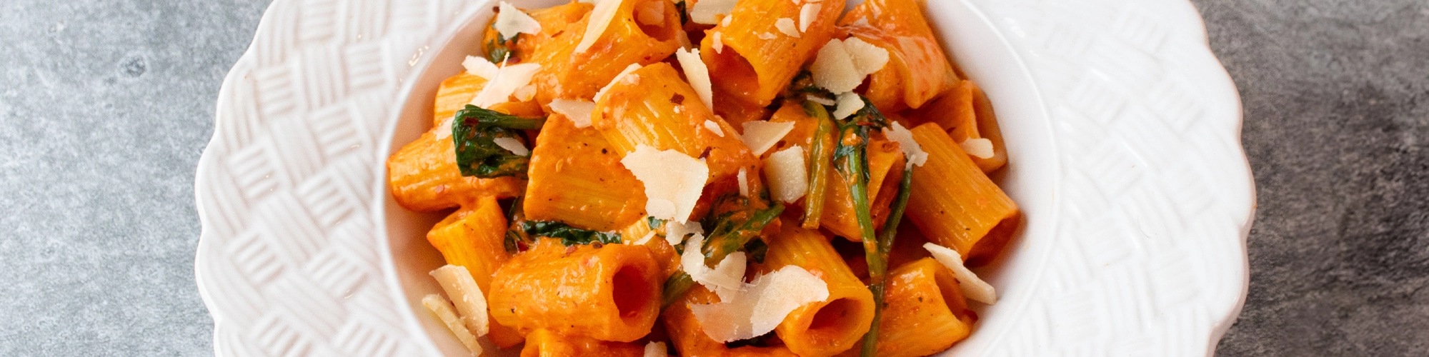 Roasted Red Pepper Pasta with Spinach