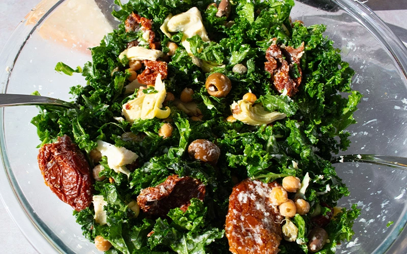 MEDITERRANEAN KALE SALAD