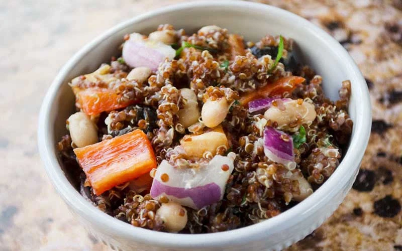 MEDITERRANEAN QUINOA SALAD