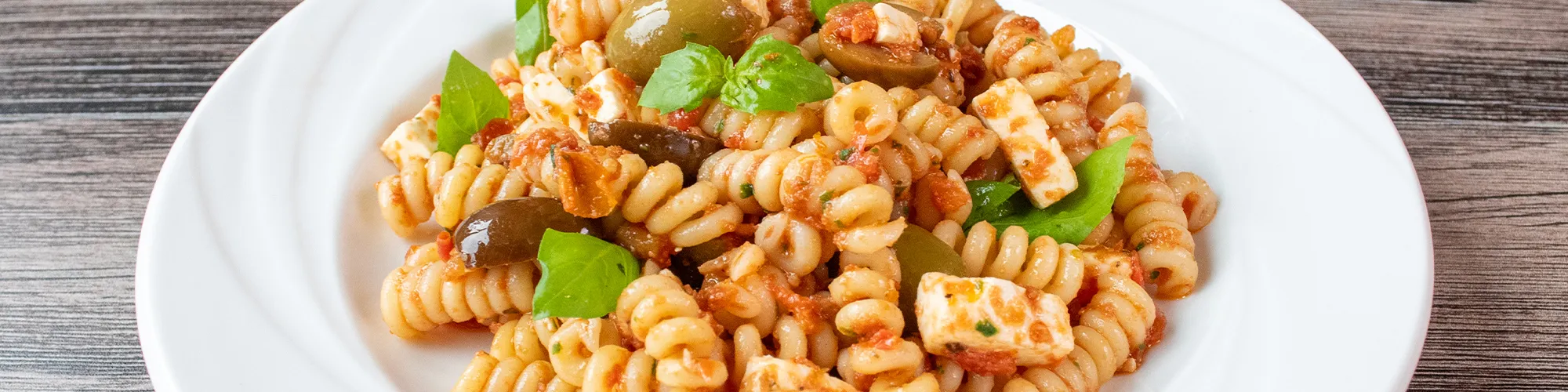 Sun Dried Tomato Pesto Pasta Salad