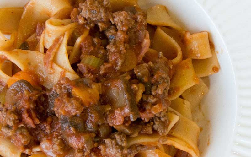 PAPPARDELLE WITH RED WINE RAGU