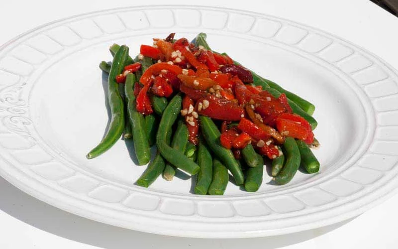 GARLIC GREEN BEANS PIMENTO