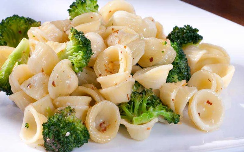 ORECCHIETTE WITH BROCCOLI & GARLIC OIL SAUCE