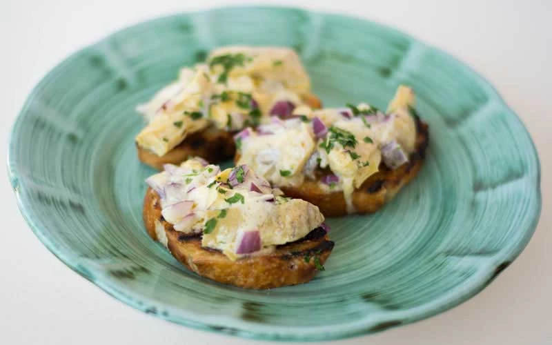 Creamy Artichoke Bruschetta