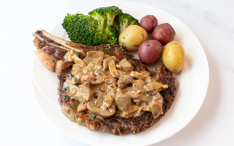 Steak with Creamy Mushroom Sauce