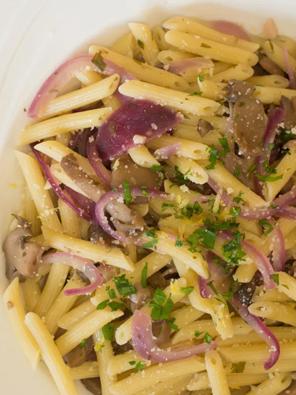 Pasta with Mushrooms, Onion & Garlic Sauce
