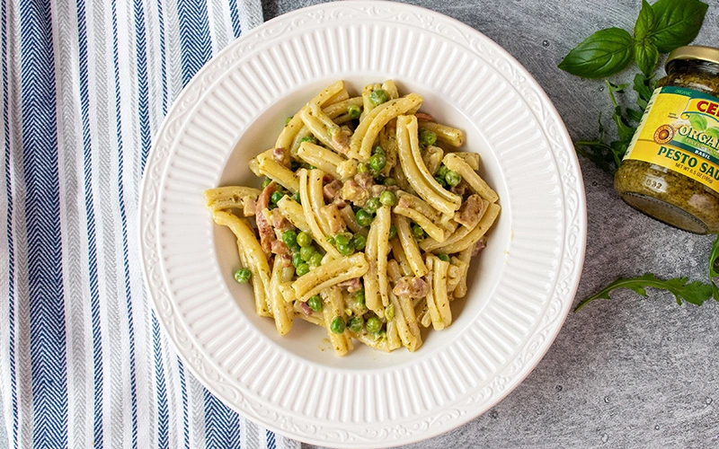 Creamy Pesto Pancetta and Pea Pasta